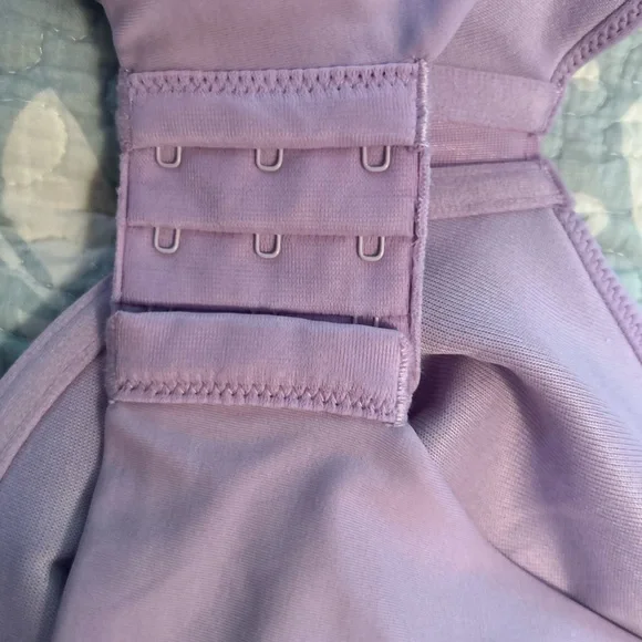 Vanity Fair,RADIANT,44DD, underwire, no padding bra, beige.Wide back support - Picture 3 of 5